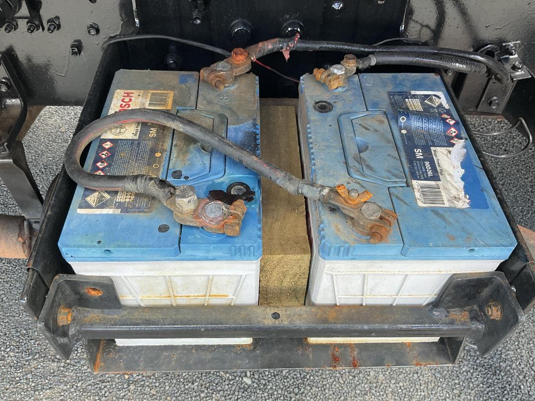 Photo '32' of Isuzu FVR 900 Hydro Excavator