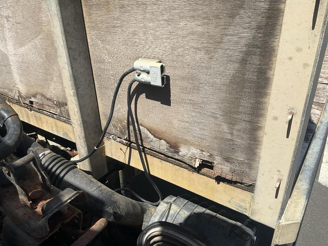 Photo '28' of Isuzu NPR450 4X2 Flat Deck