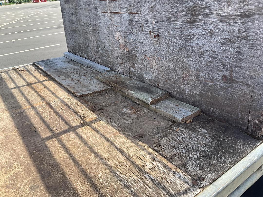 Photo '34' of Isuzu NPR450 4X2 Flat Deck