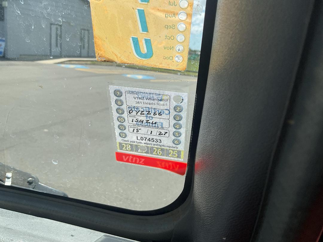 Photo '41' of Isuzu NPR450 4X2 Flat Deck