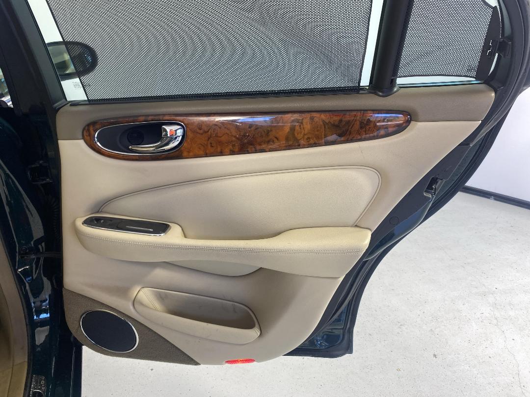 Photo '19' of Jaguar XJ8