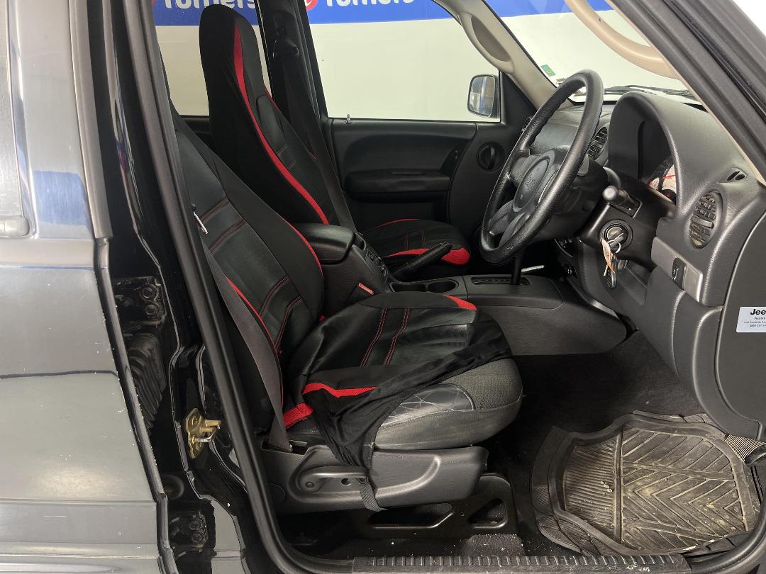 Photo '16' of Jeep Cherokee