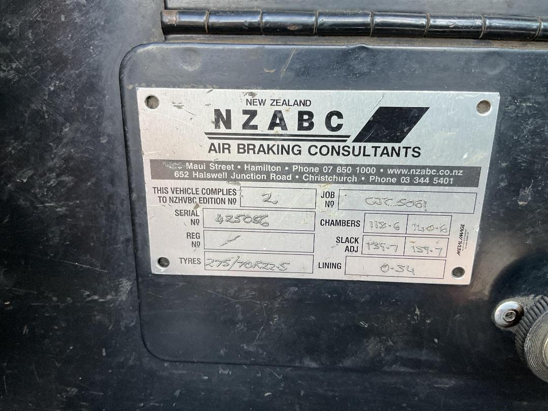 Photo '37' of Kenworth K104 Curtainsider