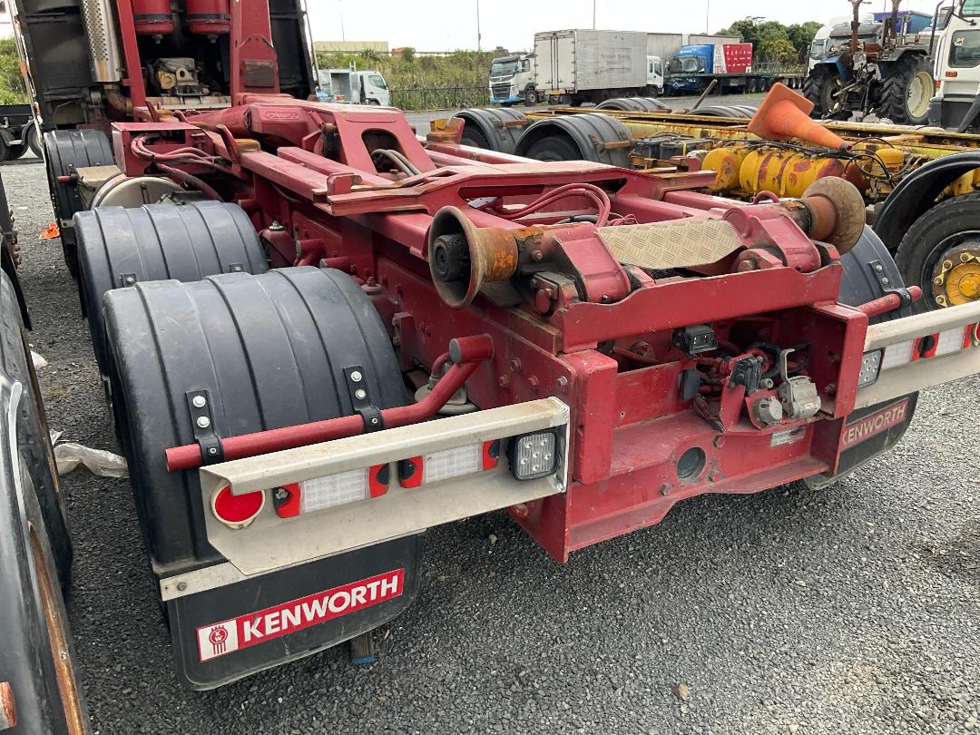 Photo '6' of Kenworth K104 Hook Bin Photo '6' of Kenworth K104 Hook Bin