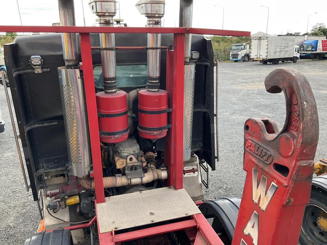 Photo '10' of Kenworth K104 Hook Bin Photo '10' of Kenworth K104 Hook Bin