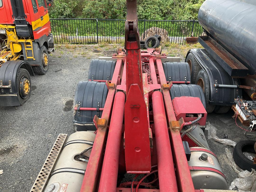 Photo '11' of Kenworth K104 Hook Bin Photo '11' of Kenworth K104 Hook Bin