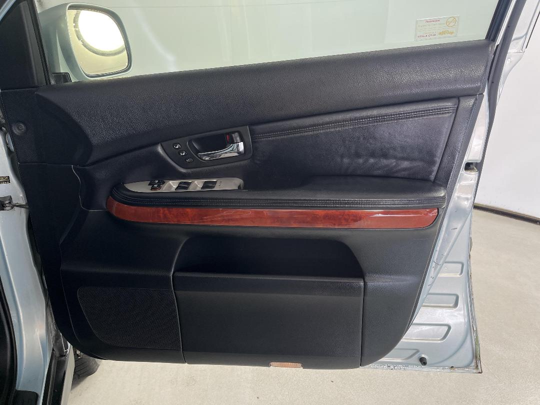 Photo '13' of Lexus RX330 RV