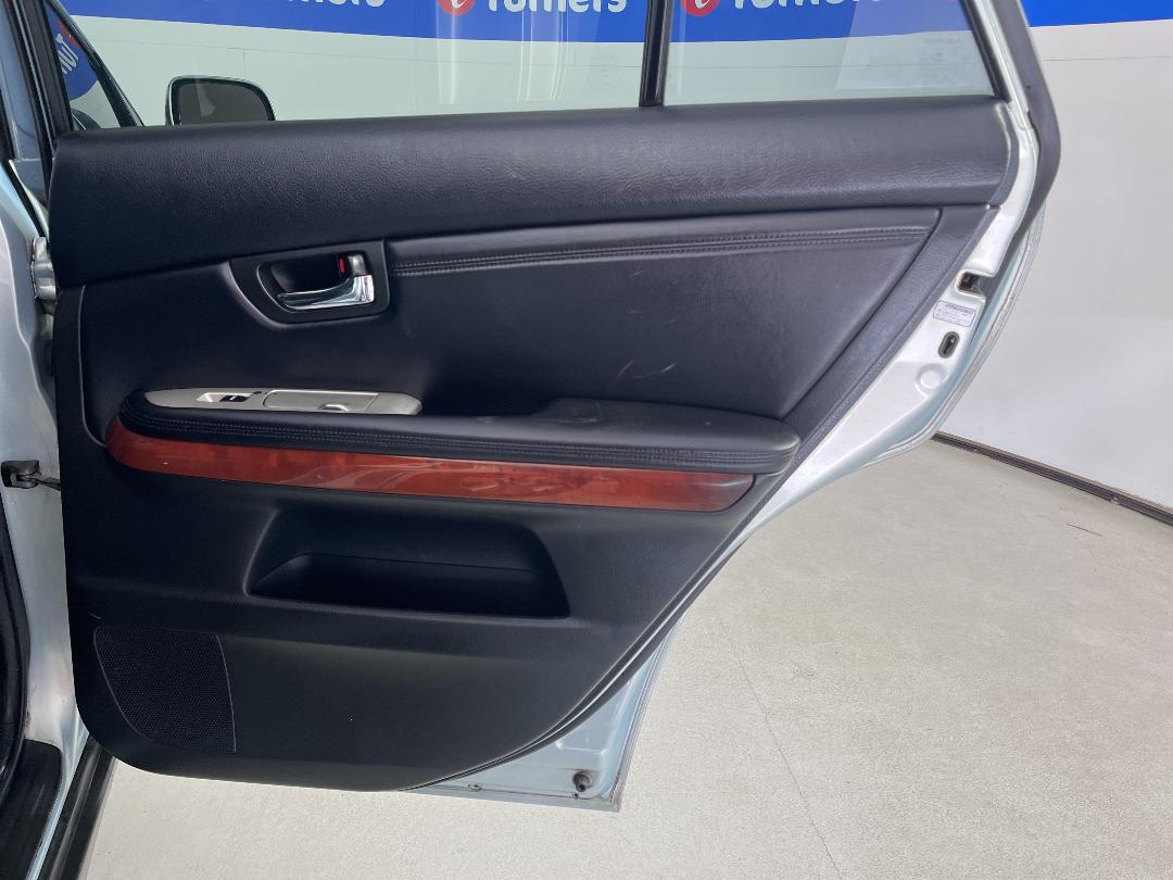 Photo '17' of Lexus RX330 RV