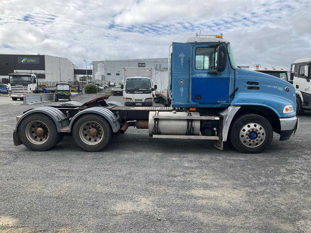 Photo '3' of Mack CX688 RST VISION Tractor Unit