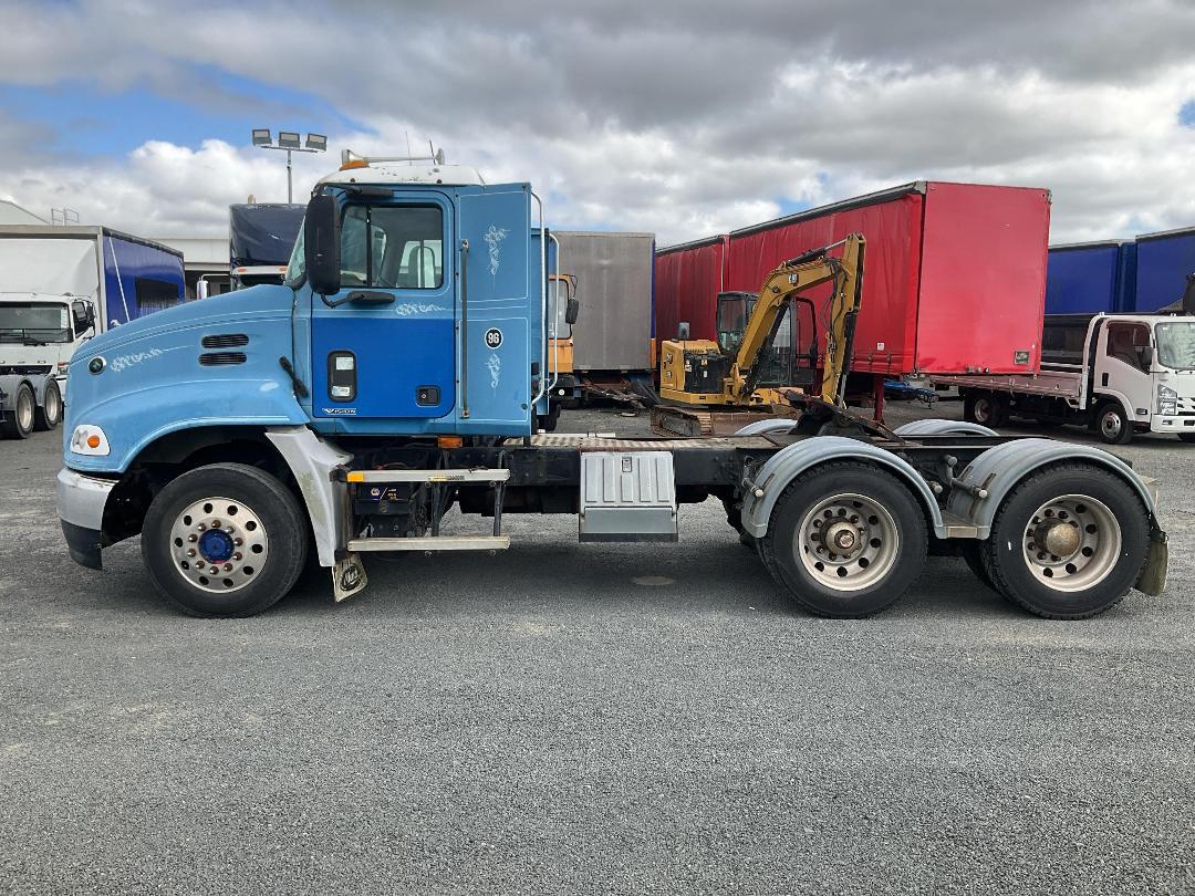 Photo '7' of Mack CX688 RST VISION Tractor Unit