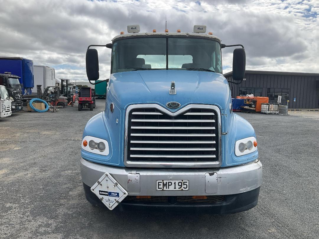 Photo '10' of Mack CX688 RST VISION Tractor Unit