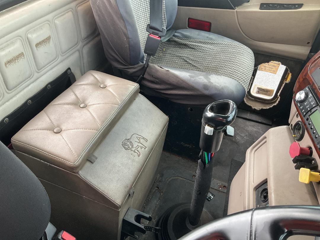 Photo '16' of Mack CX688 RST VISION Tractor Unit