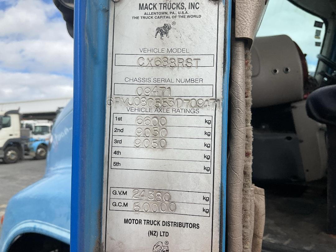 Photo '32' of Mack CX688 RST VISION Tractor Unit