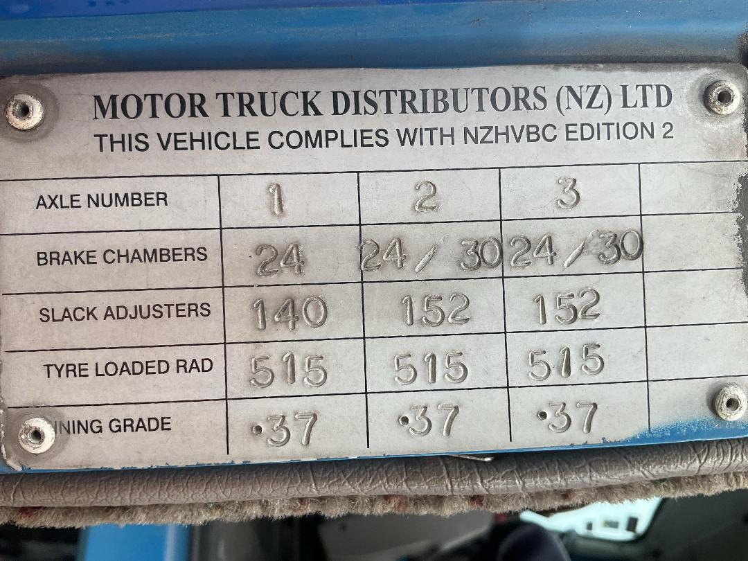 Photo '33' of Mack CX688 RST VISION Tractor Unit