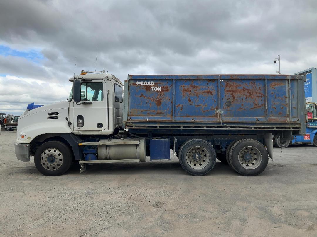 Photo '6' of Mack CX688 VISION Tipper