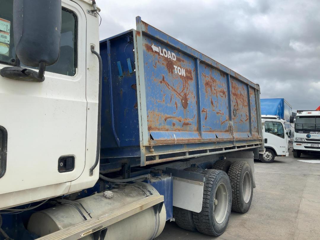 Photo '15' of Mack CX688 VISION Tipper