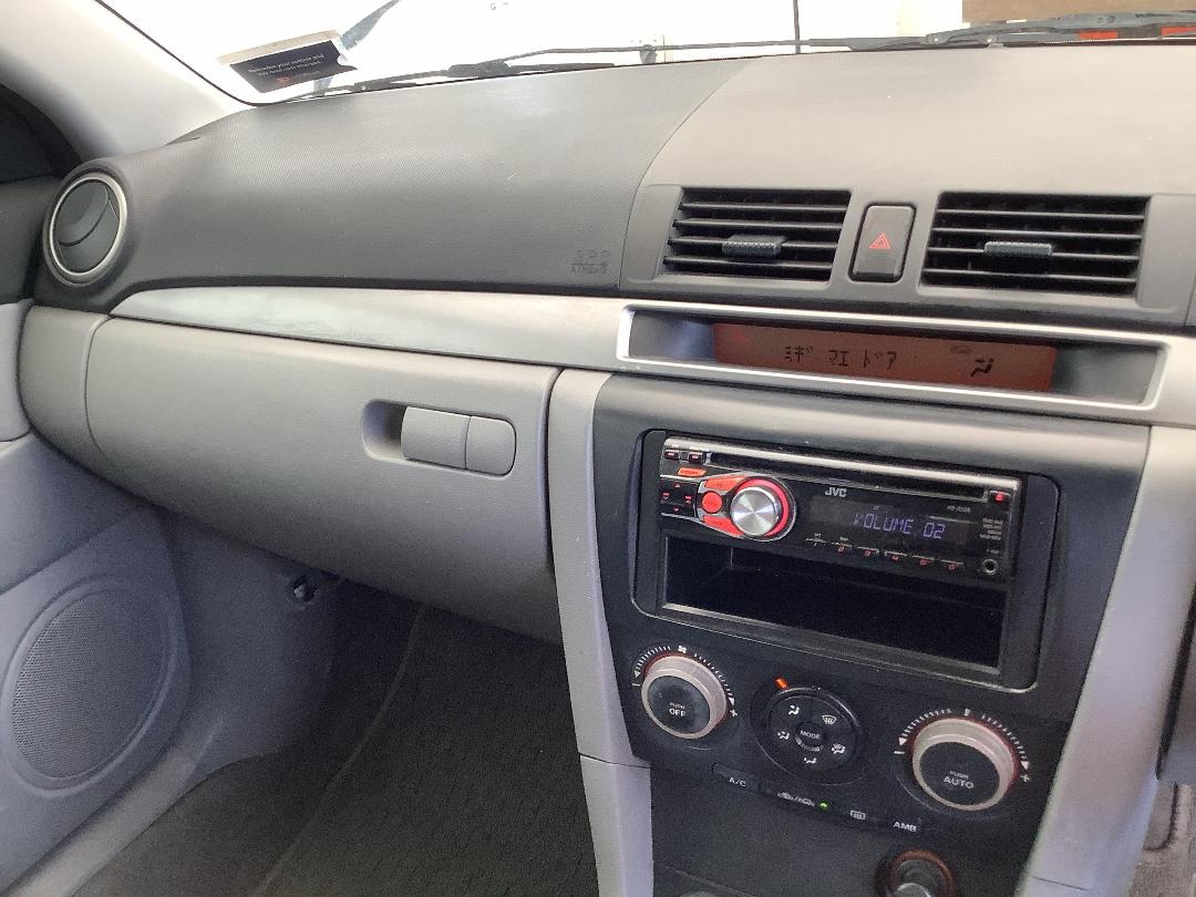 Photo '16' of Mazda Axela Photo '16' of Mazda Axela