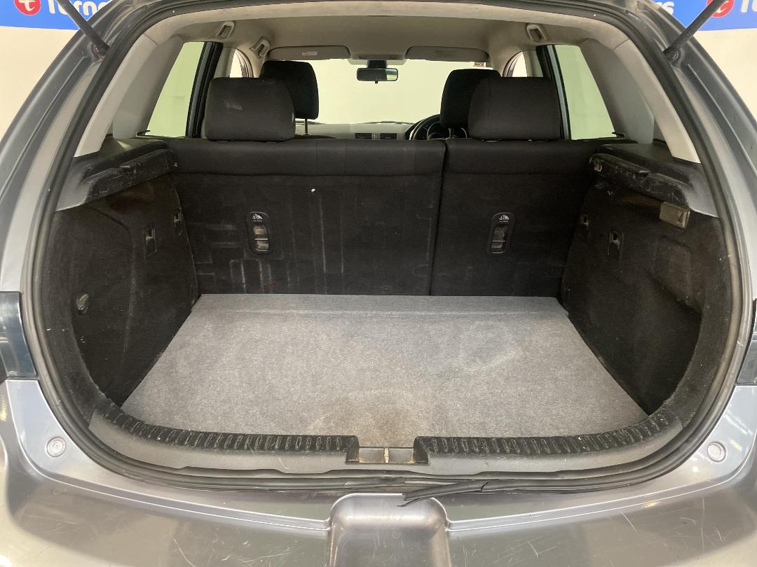 Photo '14' of Mazda Axela