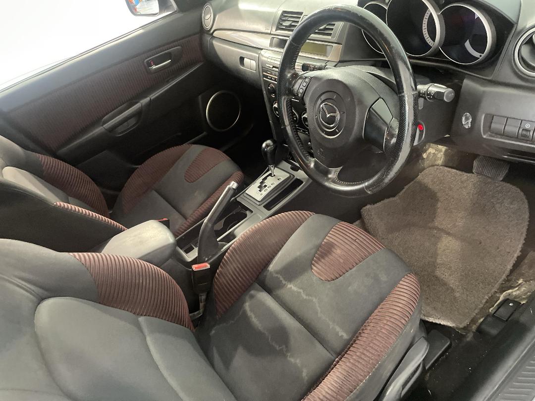 Photo '16' of Mazda Axela