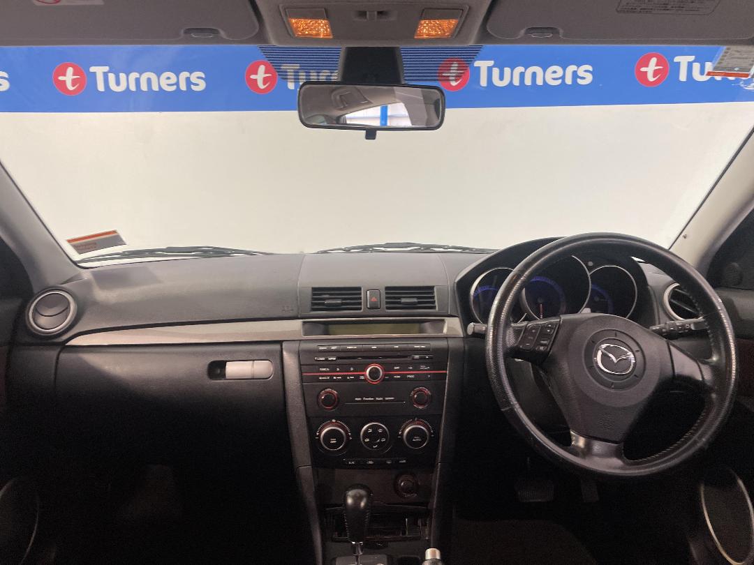 Photo '17' of Mazda Axela