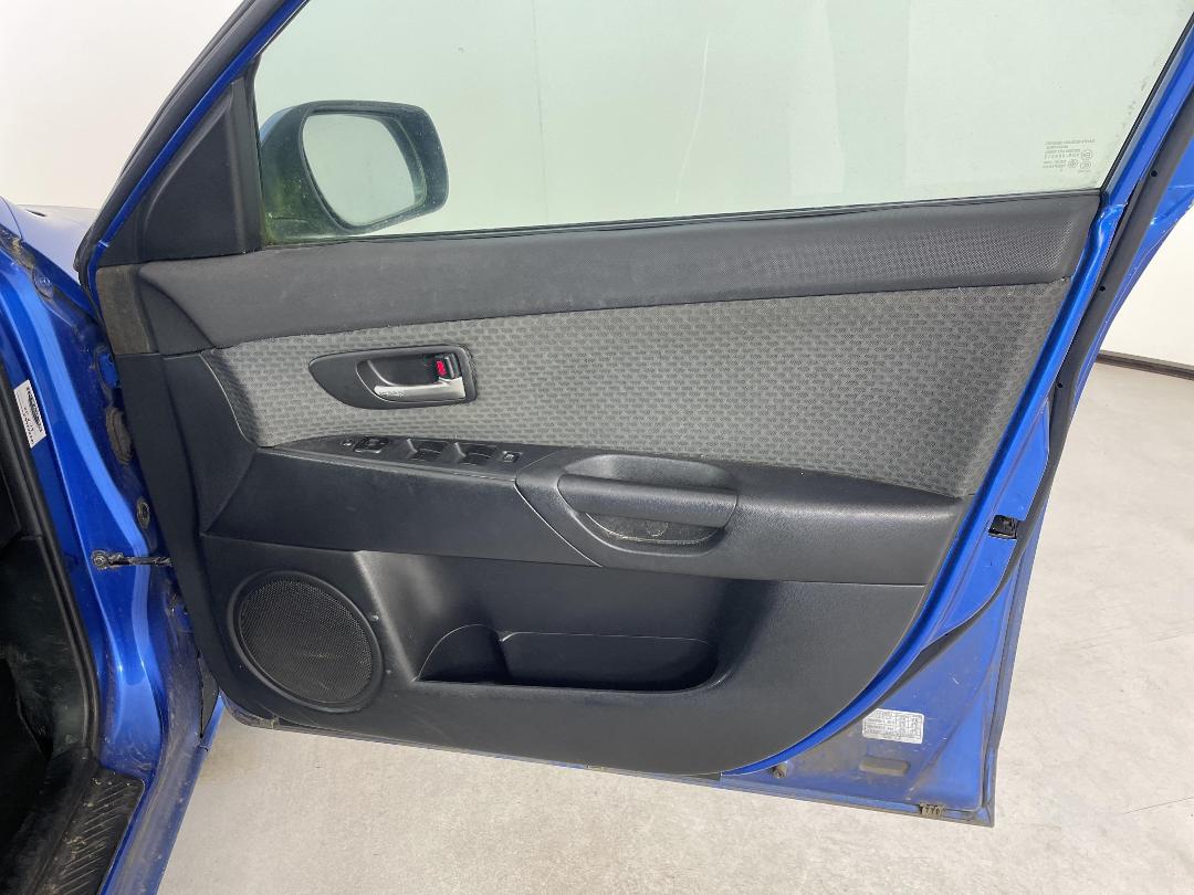 Photo '13' of Mazda Axela