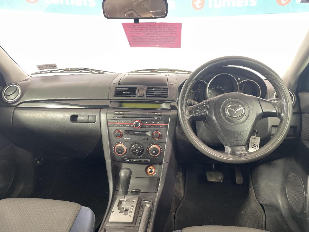 Photo '15' of Mazda Axela