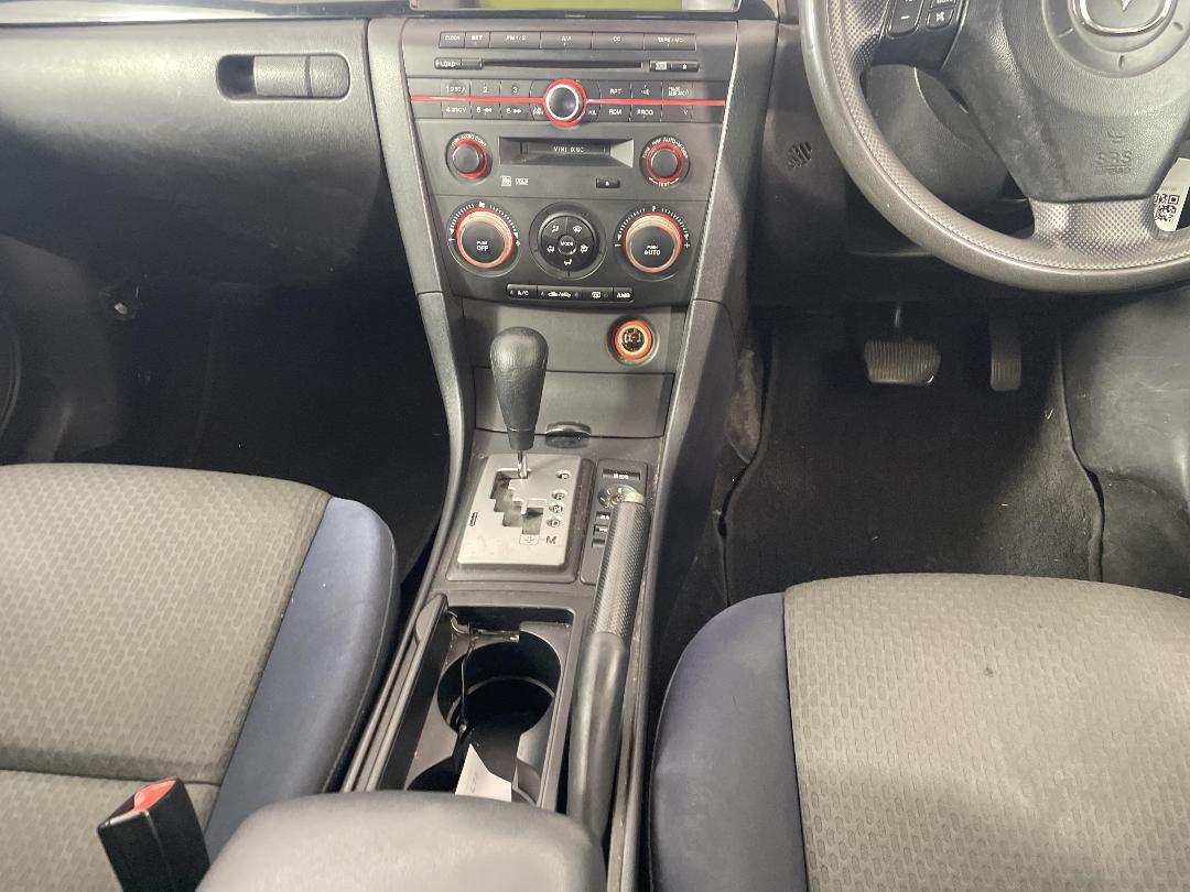 Photo '16' of Mazda Axela