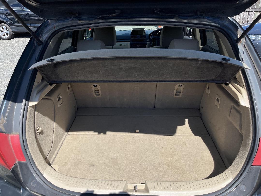 Photo '12' of Mazda Axela Photo '12' of Mazda Axela