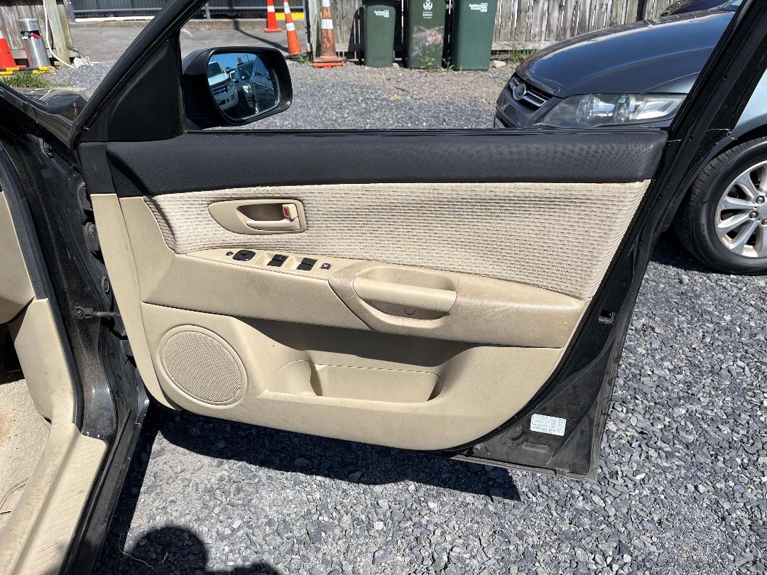 Photo '13' of Mazda Axela Photo '13' of Mazda Axela