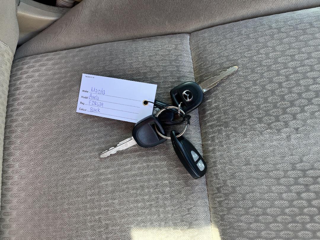 Photo '20' of Mazda Axela Photo '20' of Mazda Axela