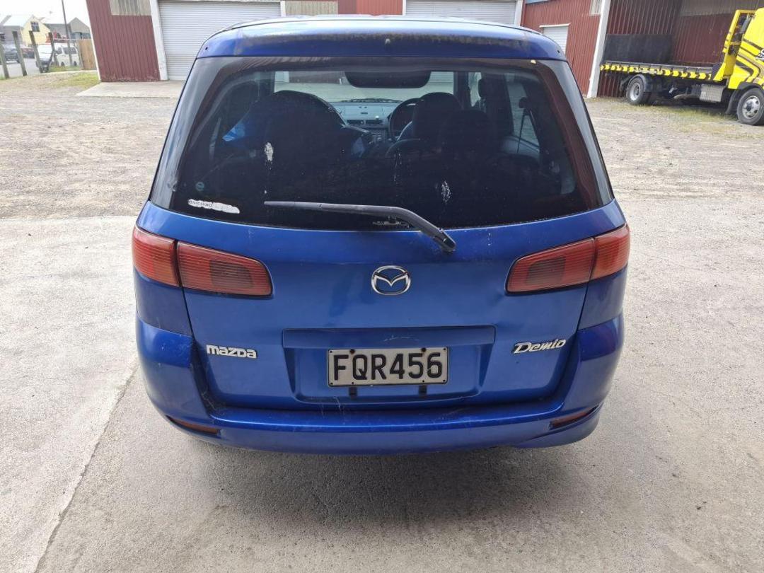 Photo '3' of Mazda Demio Photo '3' of Mazda Demio