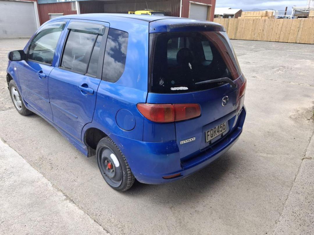 Photo '4' of Mazda Demio Photo '4' of Mazda Demio