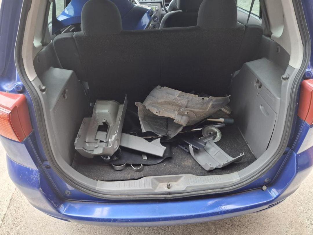 Photo '12' of Mazda Demio Photo '12' of Mazda Demio