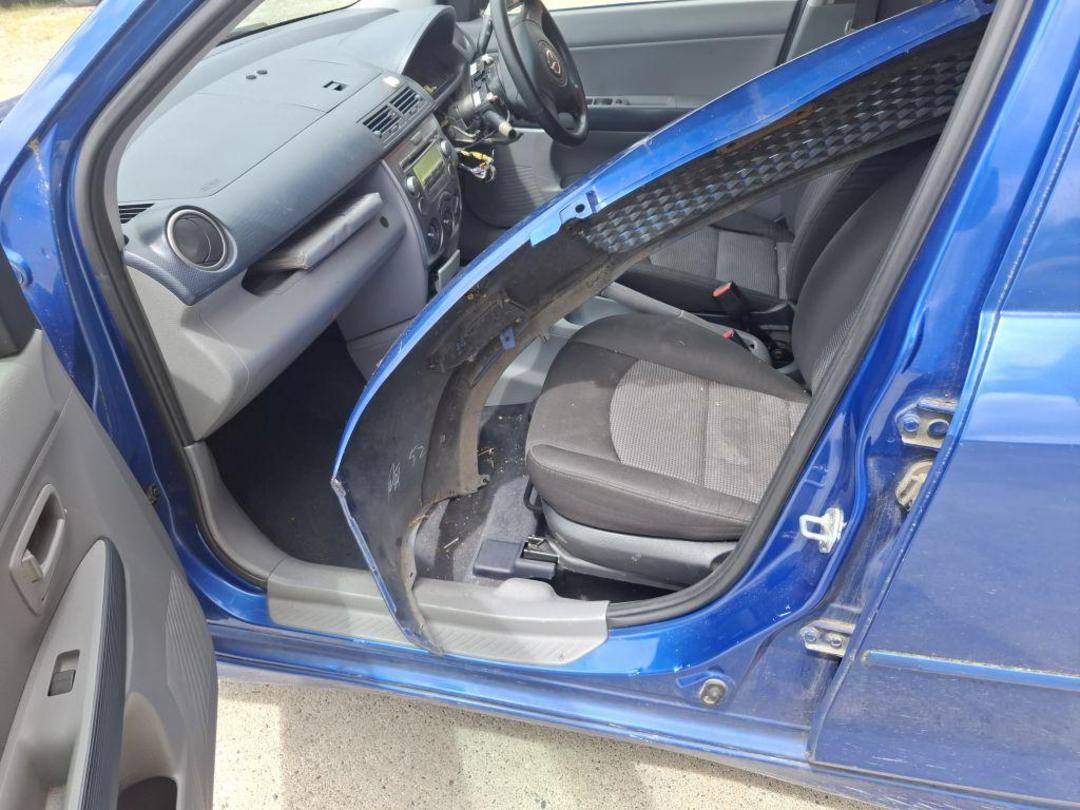 Photo '14' of Mazda Demio Photo '14' of Mazda Demio