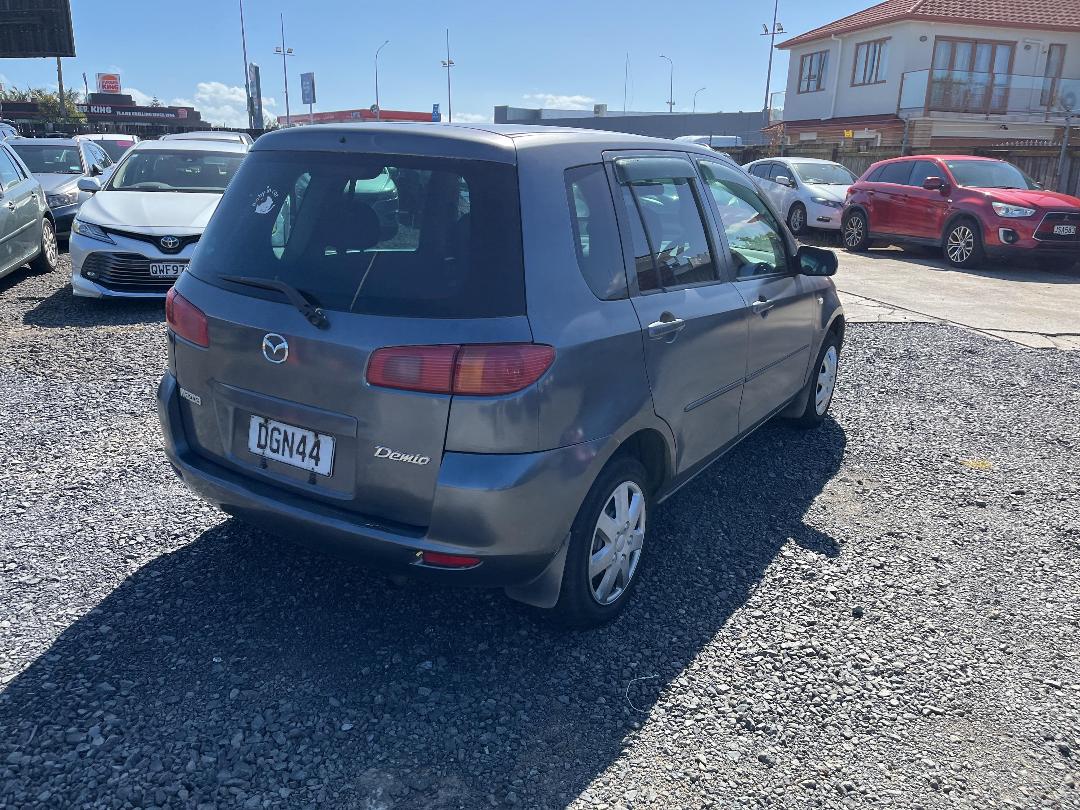 Photo '6' of Mazda Demio