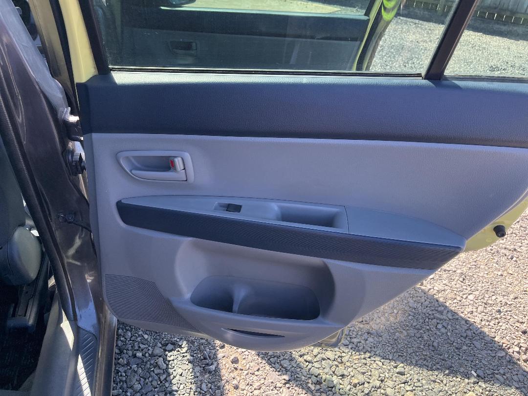 Photo '17' of Mazda Demio