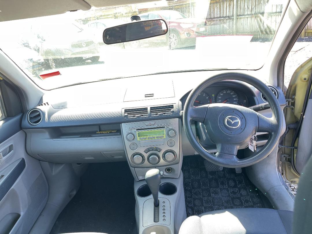 Photo '15' of Mazda Demio
