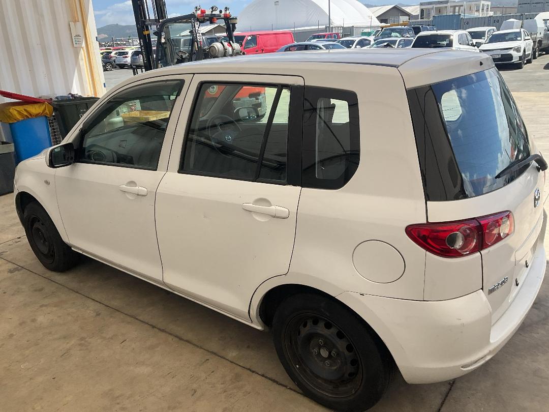 Photo '3' of Mazda Demio Casual