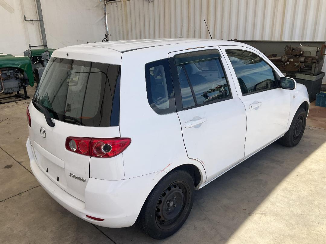 Photo '5' of Mazda Demio Casual