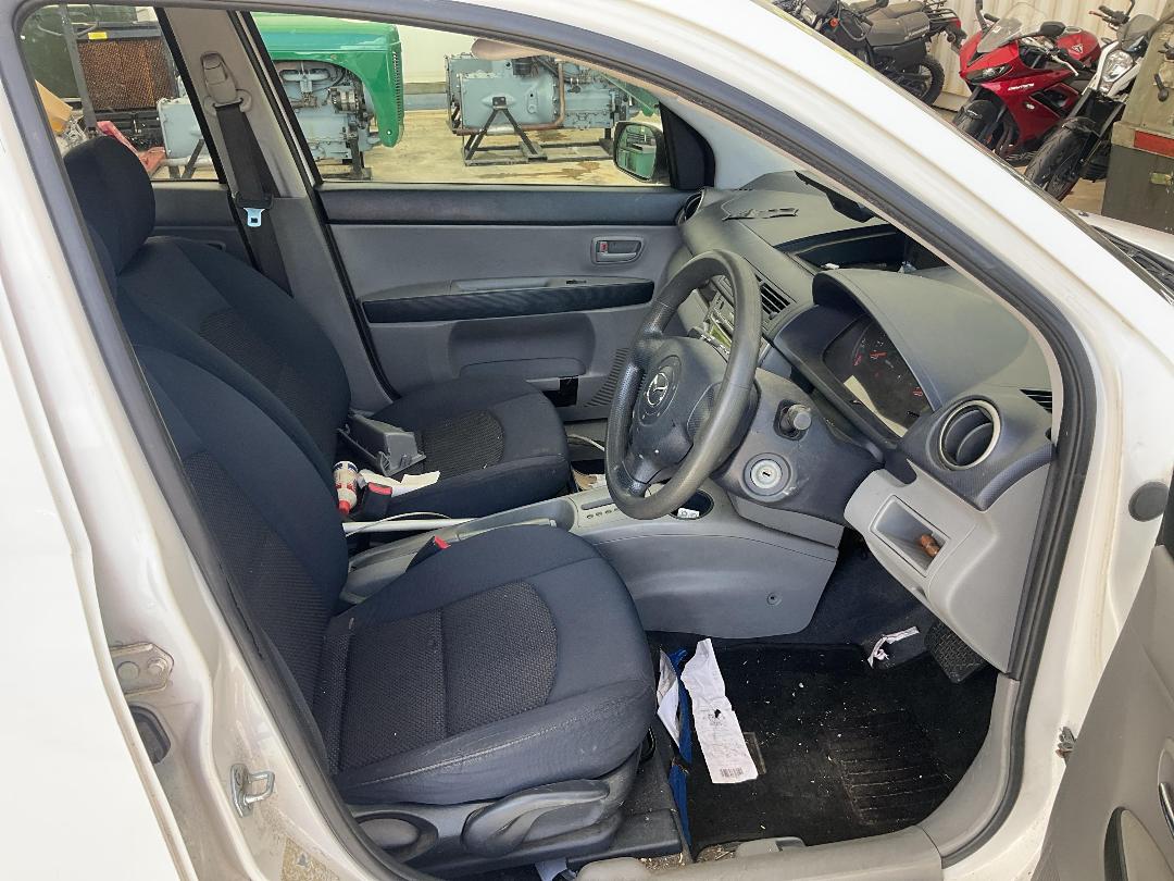 Photo '9' of Mazda Demio Casual