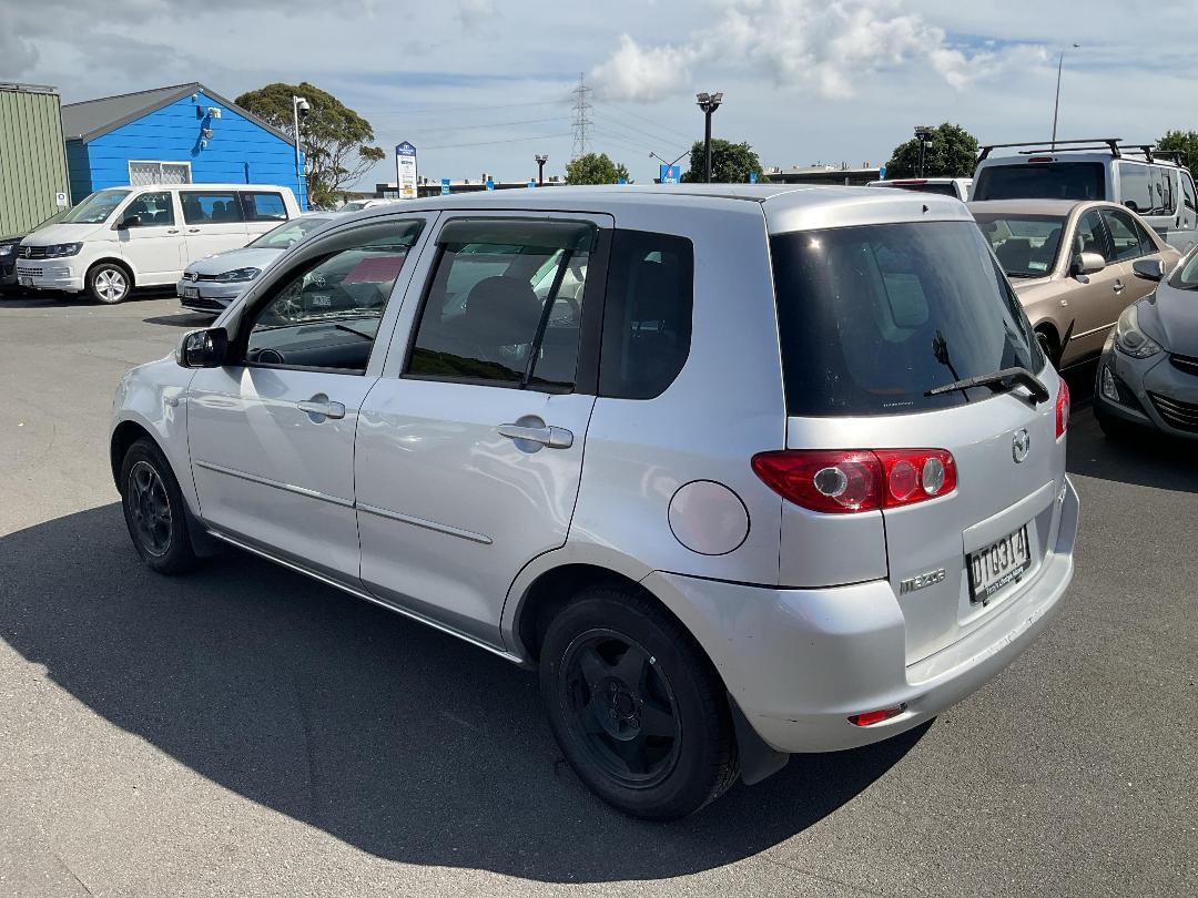 Photo '5' of Mazda Demio