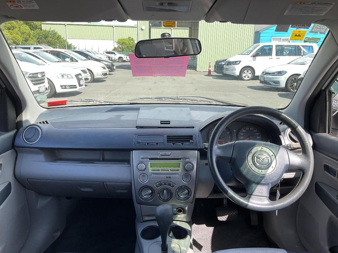 Photo '10' of Mazda Demio