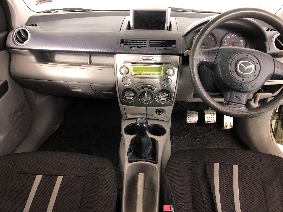 Photo '19' of Mazda Demio