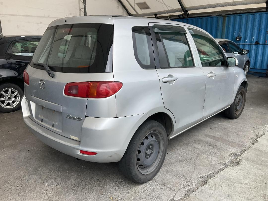 Photo '4' of Mazda Demio