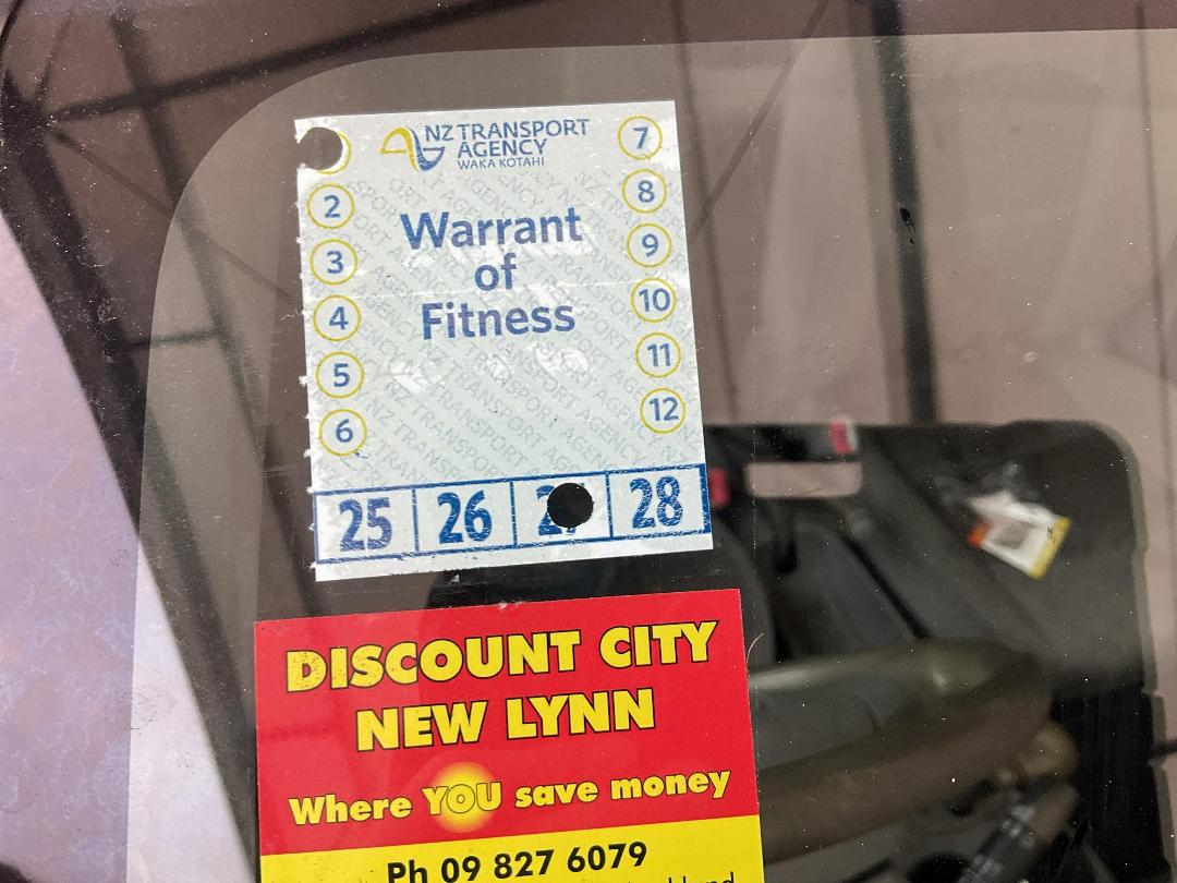 Photo '29' of Mazda Demio