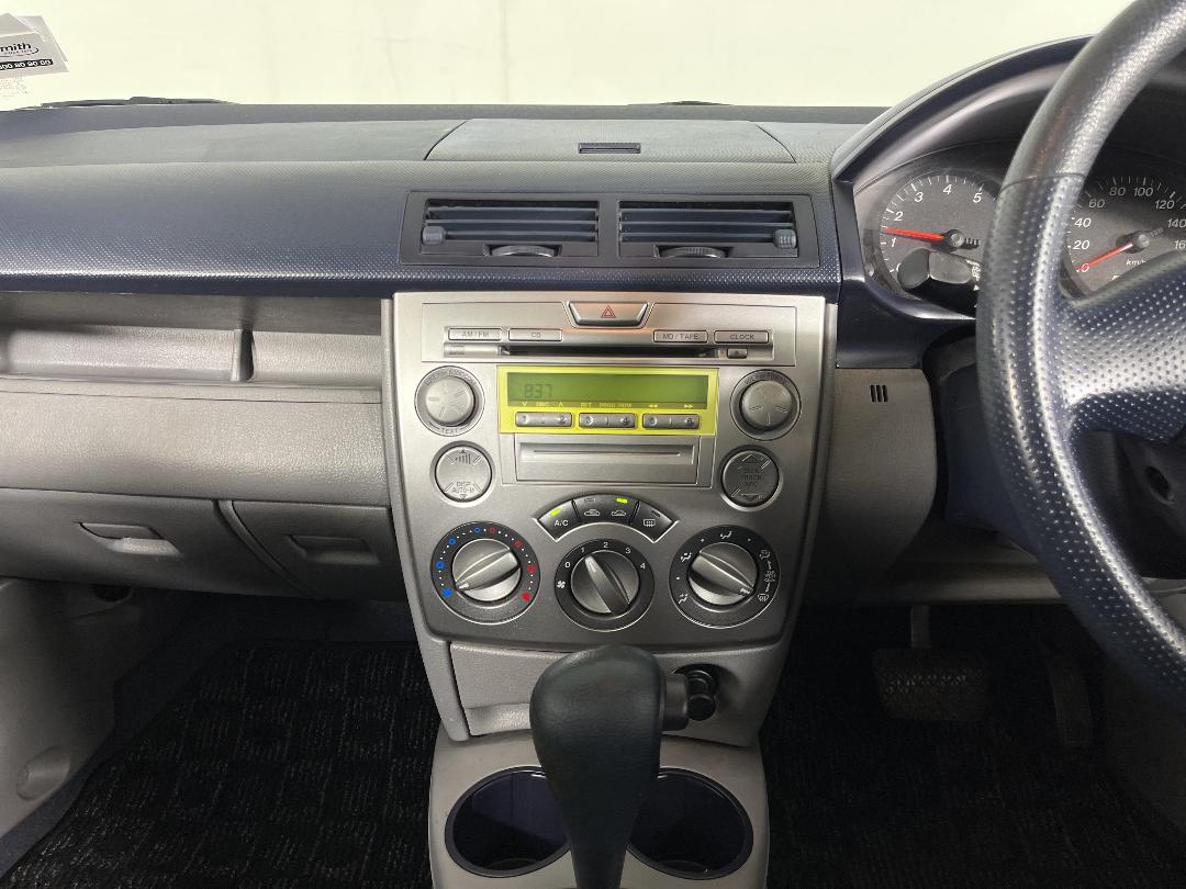 Photo '18' of Mazda Demio Photo '18' of Mazda Demio