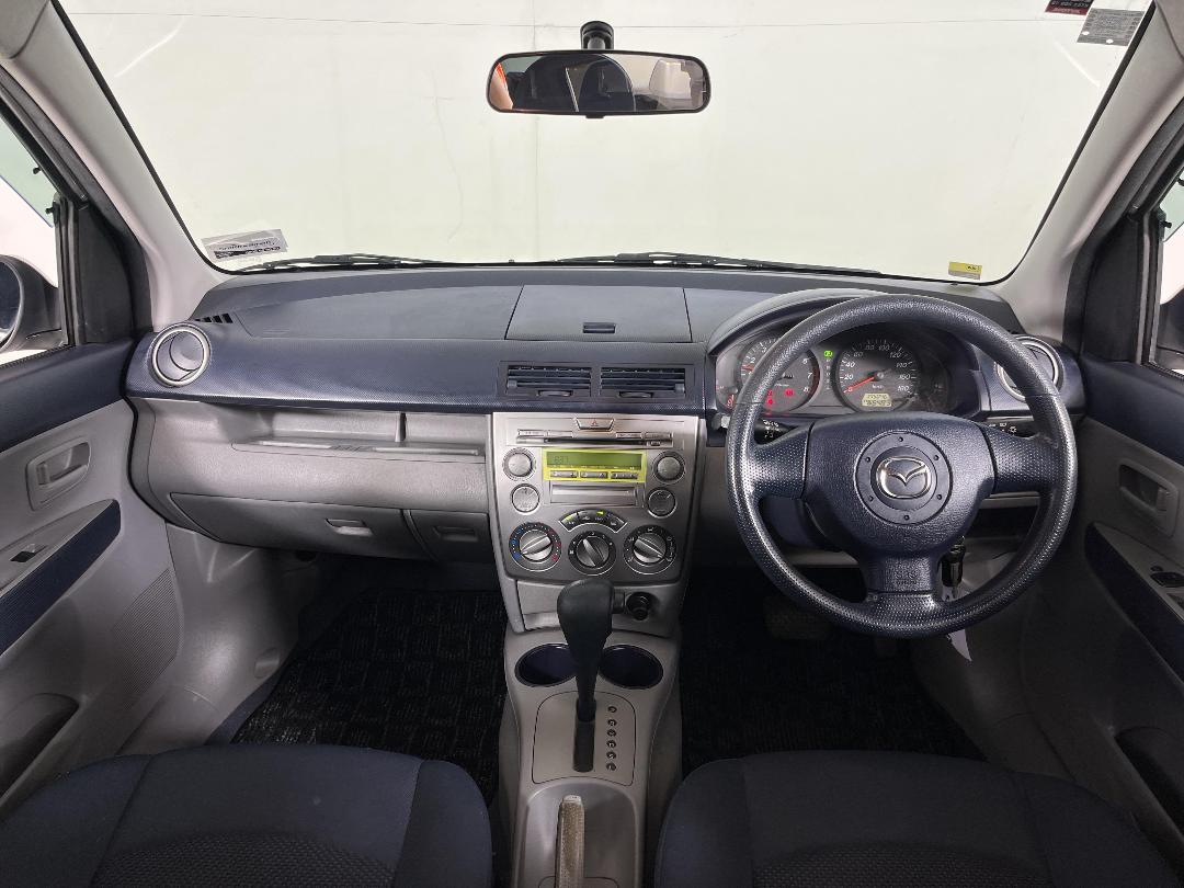 Photo '17' of Mazda Demio Photo '17' of Mazda Demio