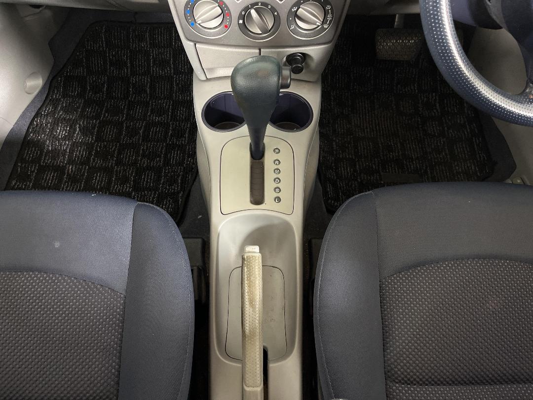 Photo '23' of Mazda Demio Photo '23' of Mazda Demio