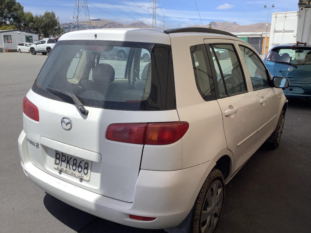 Photo '6' of Mazda Mazda2