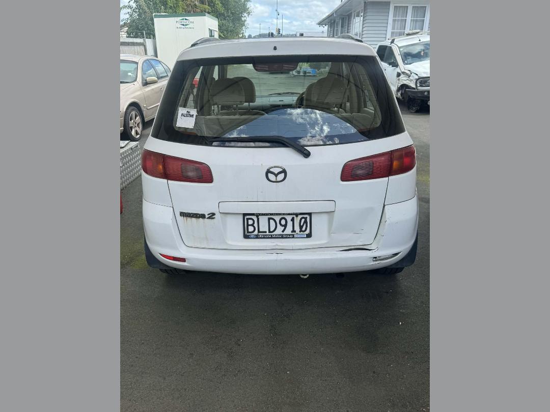 Photo '7' of Mazda Mazda2